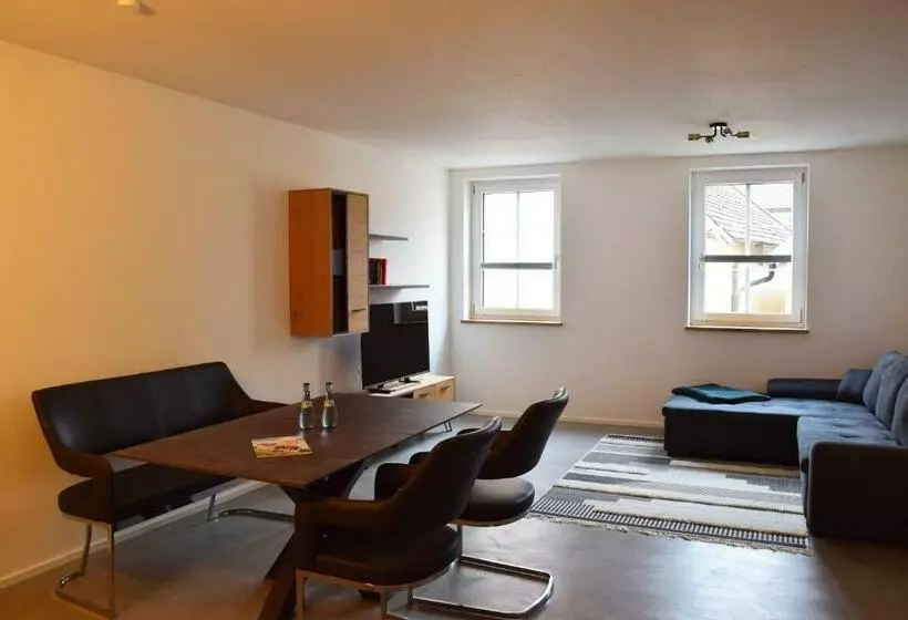 Aamiaismajoitus (B&B) Herberge Bärenschenke