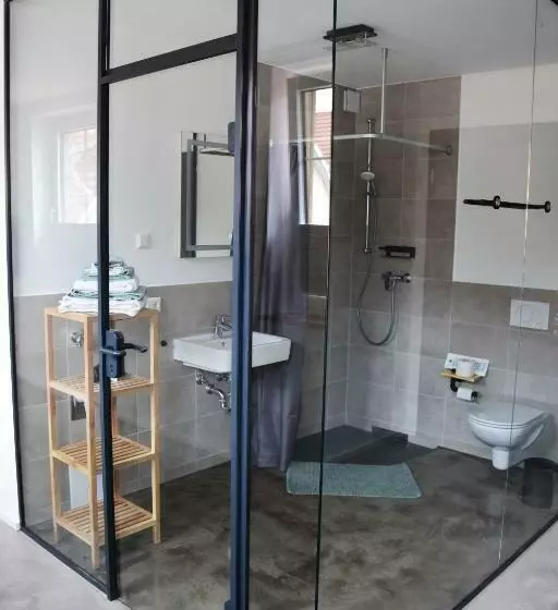 Aamiaismajoitus (B&B) Herberge Bärenschenke