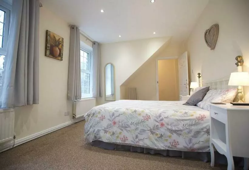 Trelaske Manor B&b