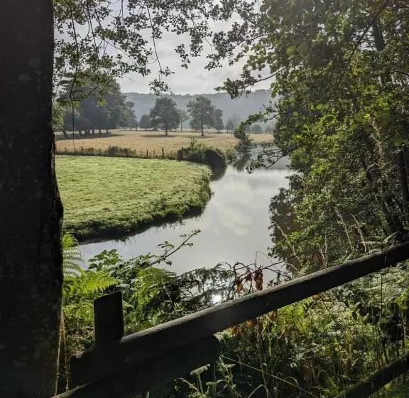 Aamiaismajoitus (B&B) Chailland Home With A View