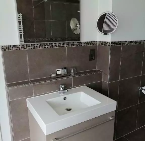 ベッドアンドブレックファースト La Roseraie