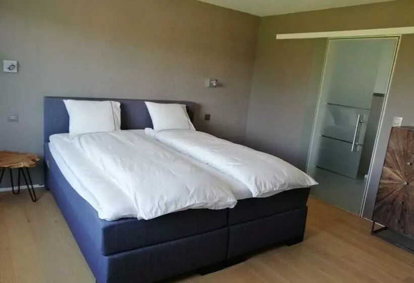 ベッドアンドブレックファースト La Roseraie