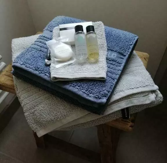 ベッドアンドブレックファースト La Roseraie