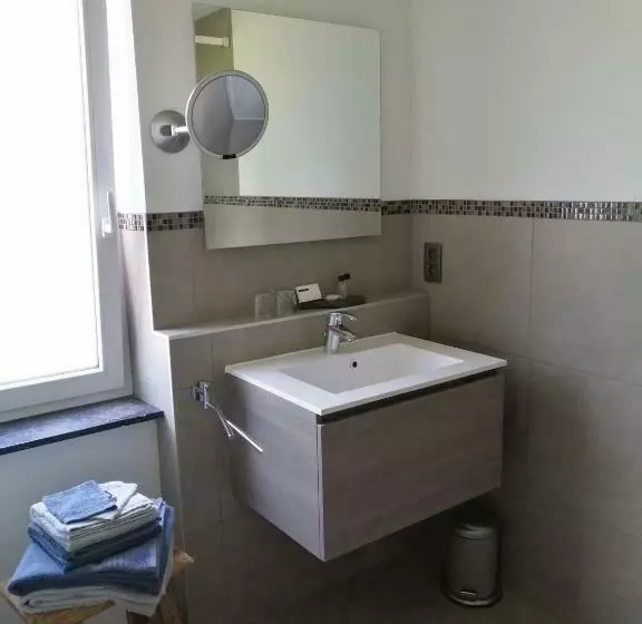 ベッドアンドブレックファースト La Roseraie