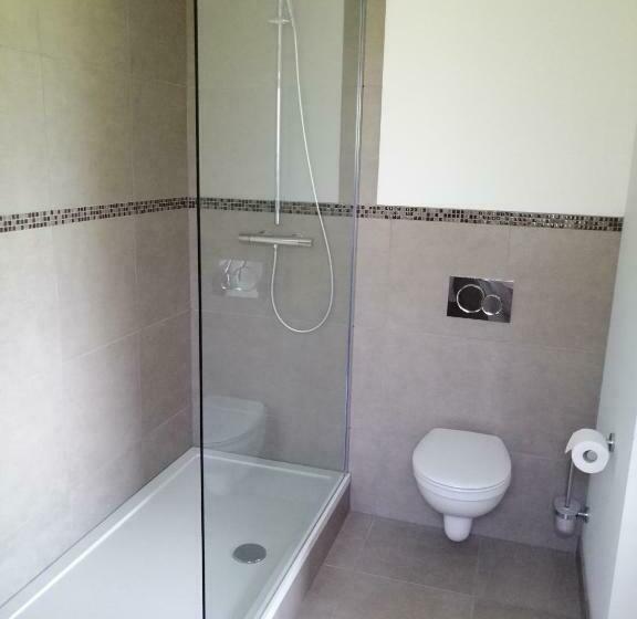 تختخواب و صبحانه La Roseraie