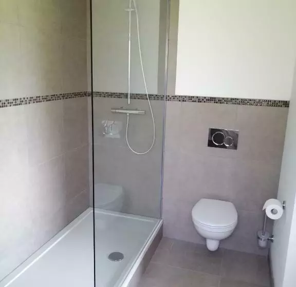 ベッドアンドブレックファースト La Roseraie