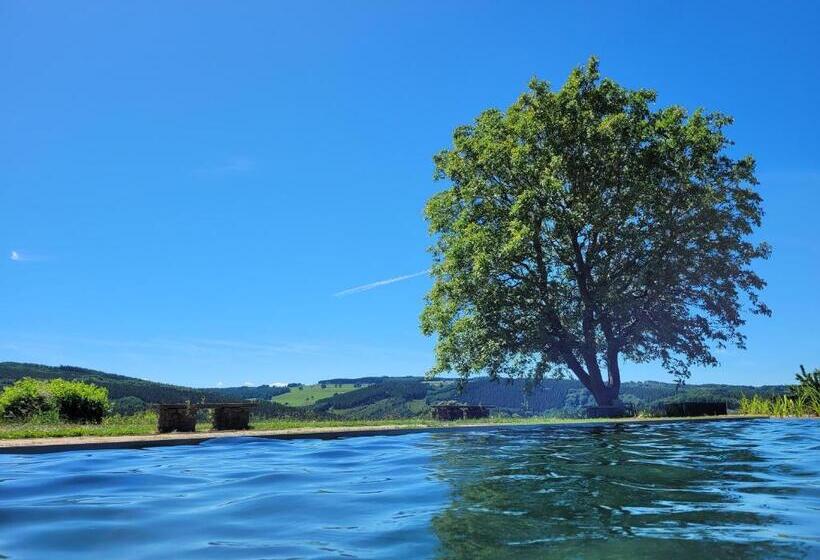 تختخواب و صبحانه La Roseraie