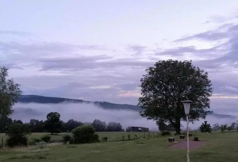 ベッドアンドブレックファースト La Roseraie