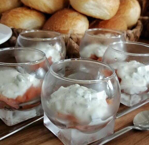 تختخواب و صبحانه La Roseraie