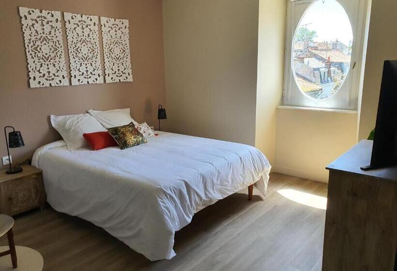 مبيت وإفطار Les 5 Escales