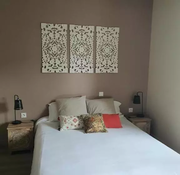 تختخواب و صبحانه Les 5 Escales