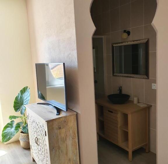 مبيت وإفطار Les 5 Escales