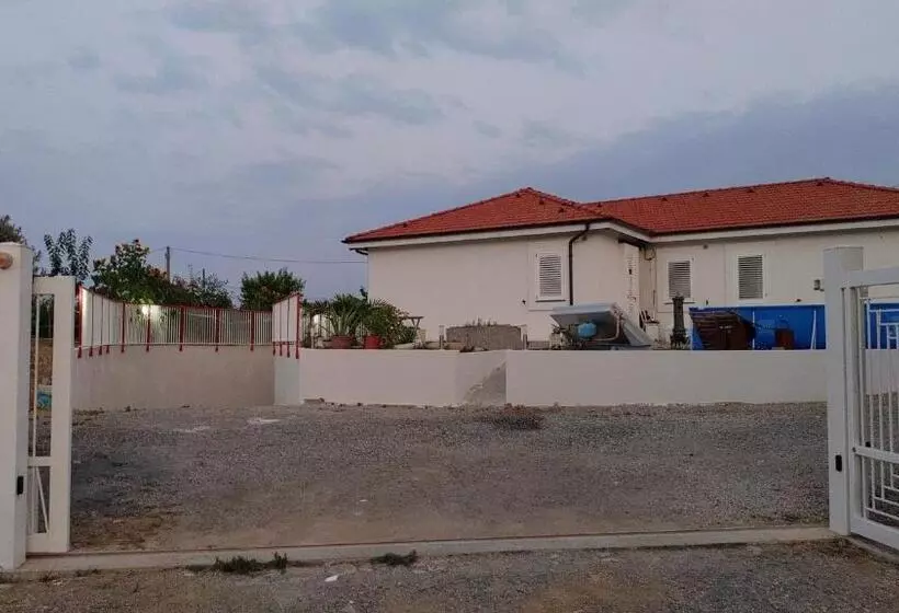 تختخواب و صبحانه Pigreco