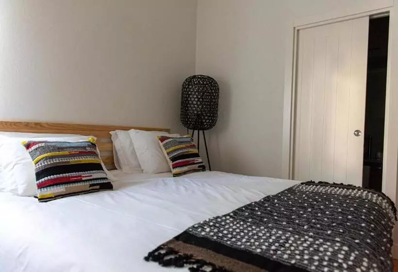 ベッドアンドブレックファースト Rota Vmf   Redondo