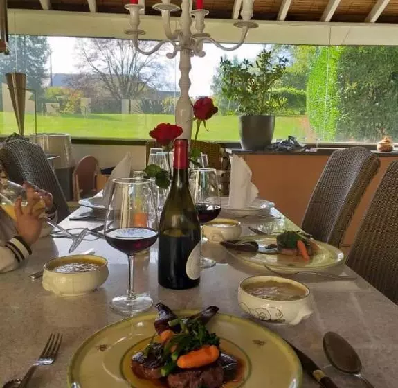 Aamiaismajoitus (B&B) Château Les Tourelles