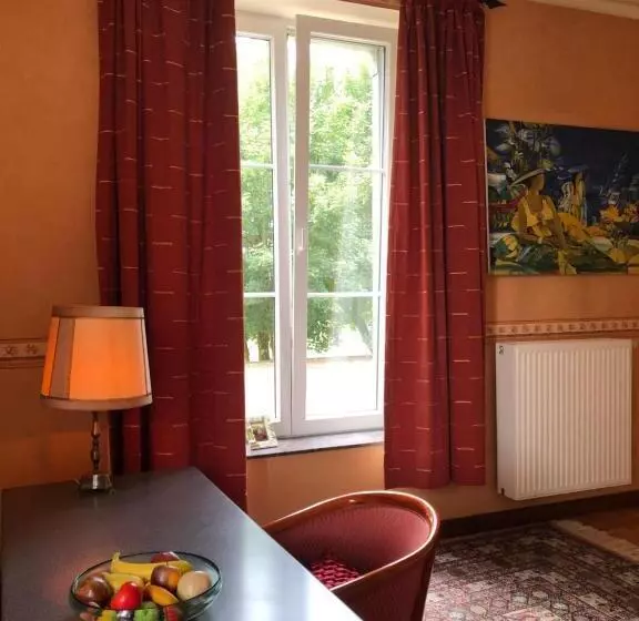 Aamiaismajoitus (B&B) Château Les Tourelles