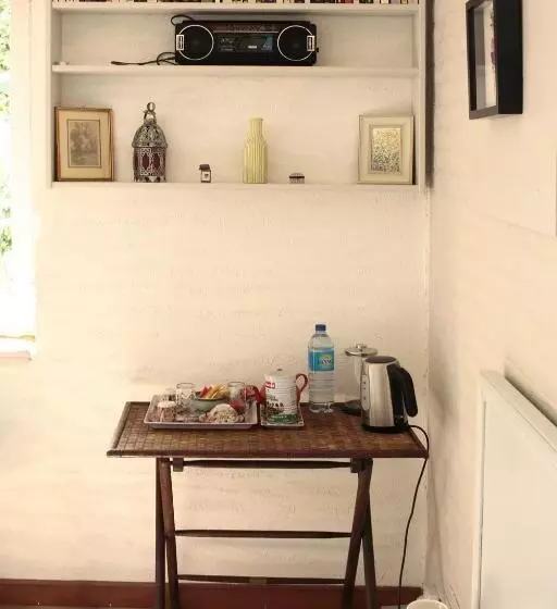 ベッドアンドブレックファースト Le Clos Des Artistes   Chambres D Hôtes