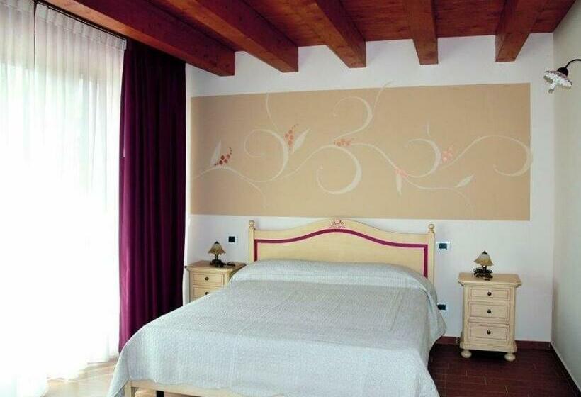 فندق Agriturismo Aver