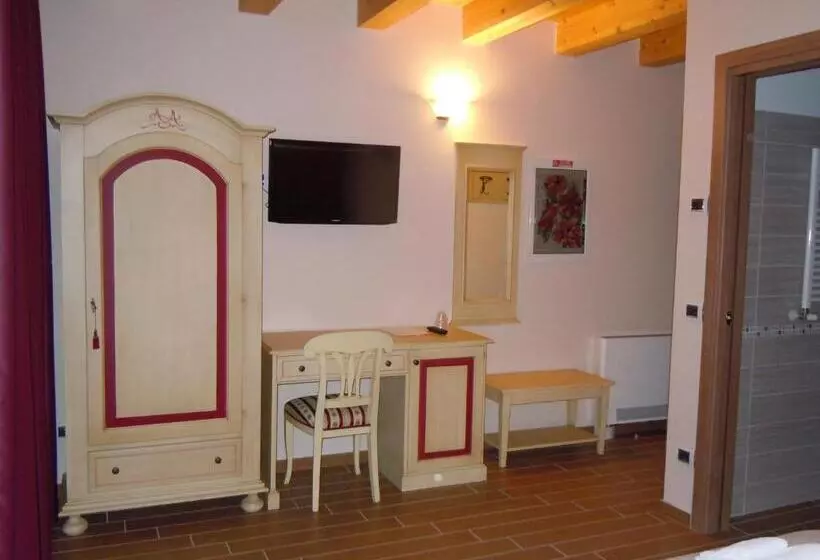 Hotelli Agriturismo Aver