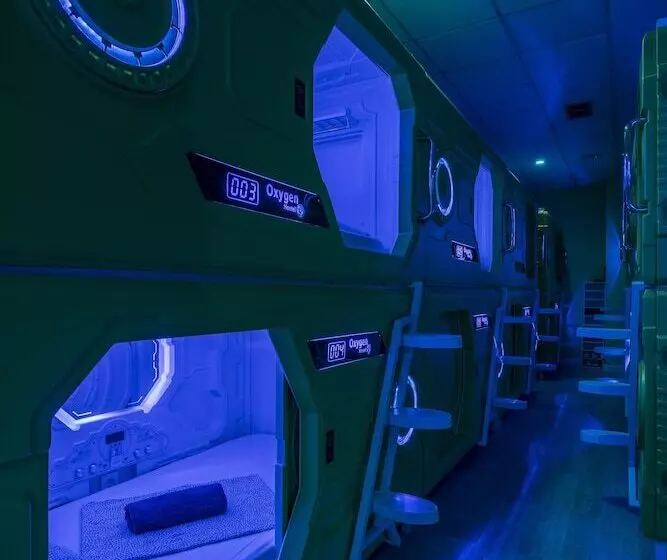 Oxygen Hostel Capsula