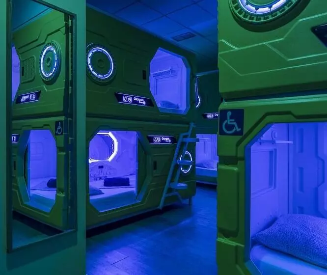 Oxygen Hostel Capsula