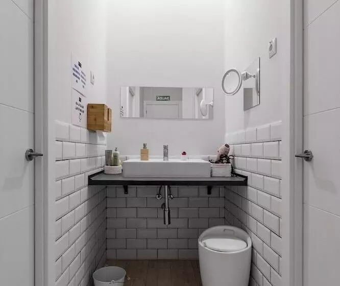 Oxygen Hostel Capsula