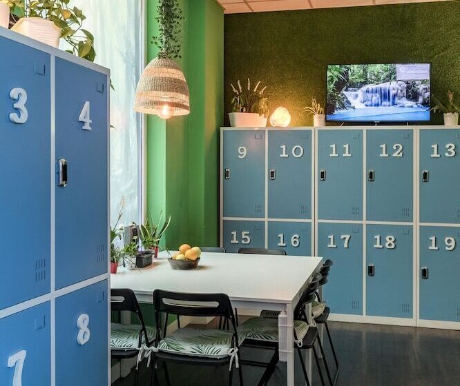 Oxygen Hostel Capsula