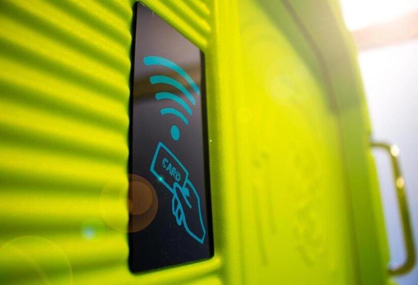 Oxygen Hostel Capsula