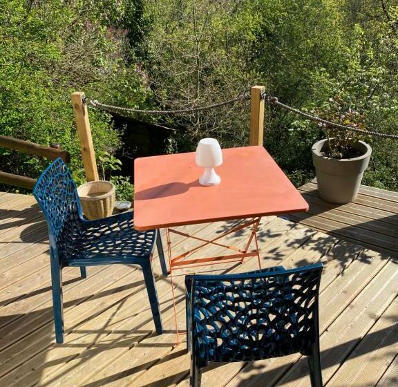 Pensjonat La Chambre D Hotes De Marie Indépendante Et Sa Terrasse Avec Vue Panoramique Proche Alpes Mancelles