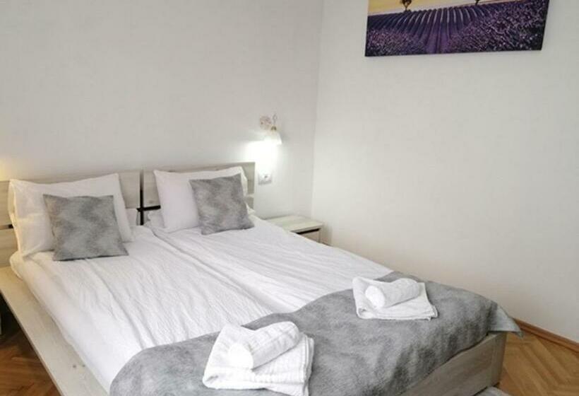 پانسیون Check In Kaya