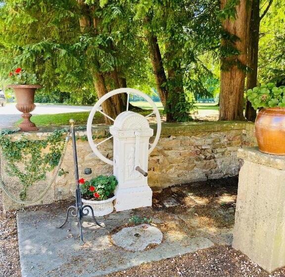 펜션 Château De Beauchamp  La Chapelle De Guinchay