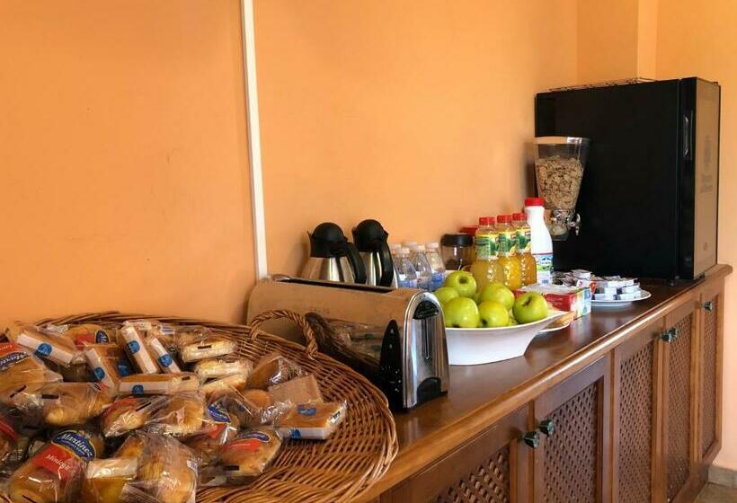 ペンション Hostería De Monzón