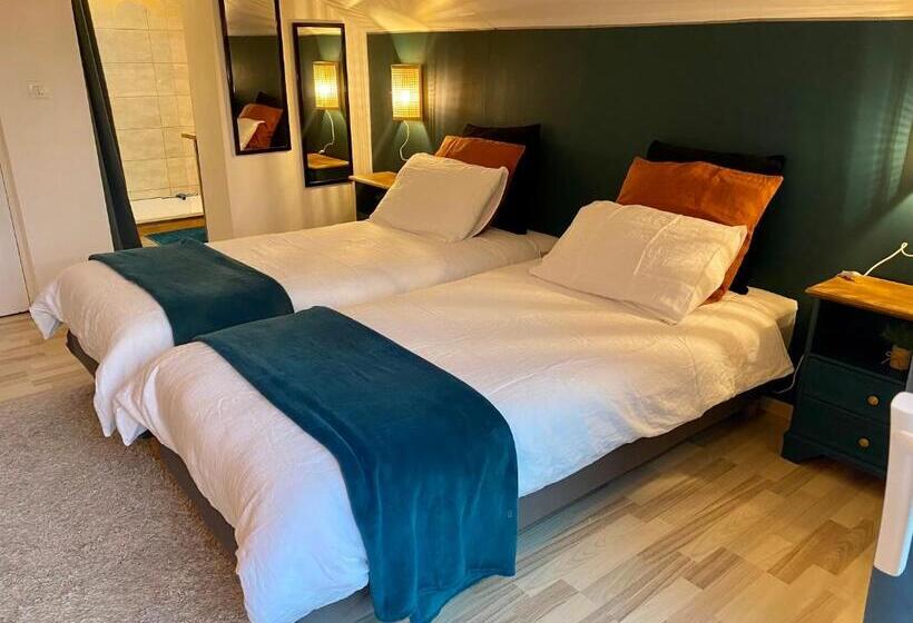 Pensjonat La Chambre D Hotes De Marie Indépendante Et Sa Terrasse Avec Vue Panoramique Proche Alpes Mancelles