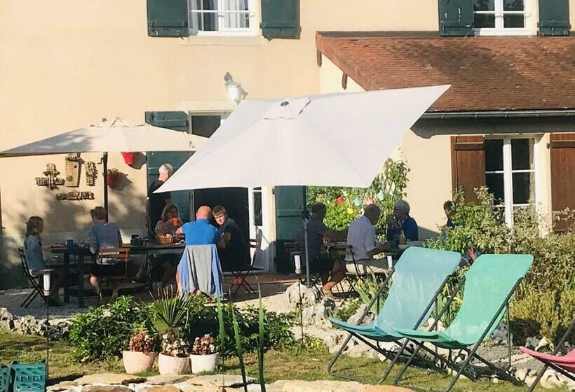 ベッドアンドブレックファースト Aux Couleurs De Commarin Chambres D Hôtes