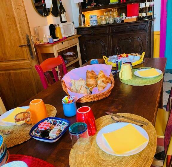 ベッドアンドブレックファースト Aux Couleurs De Commarin Chambres D Hôtes