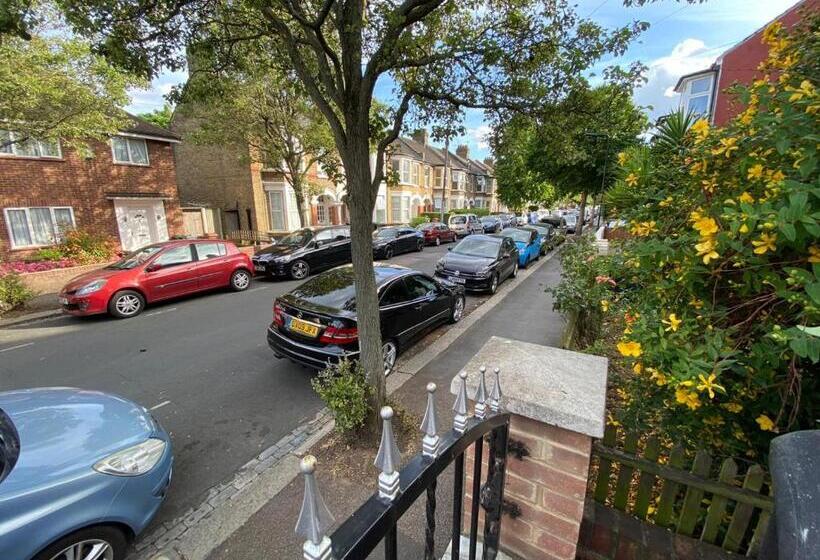 Nocleg ze śniadaniem Grand Heights Luxury Suites