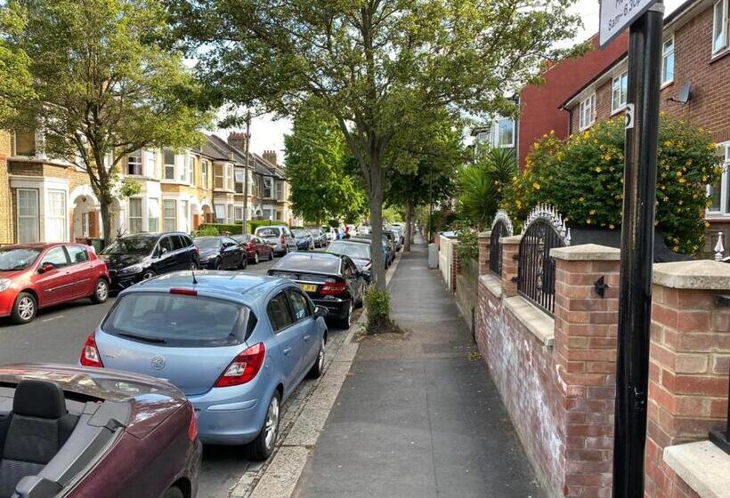 Nocleg ze śniadaniem Grand Heights Luxury Suites