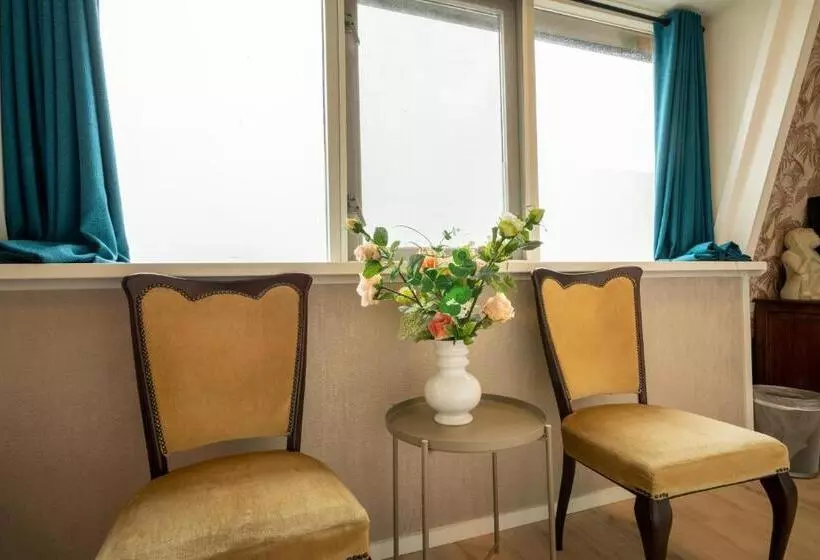 Hotelli Hof Van Schoorl