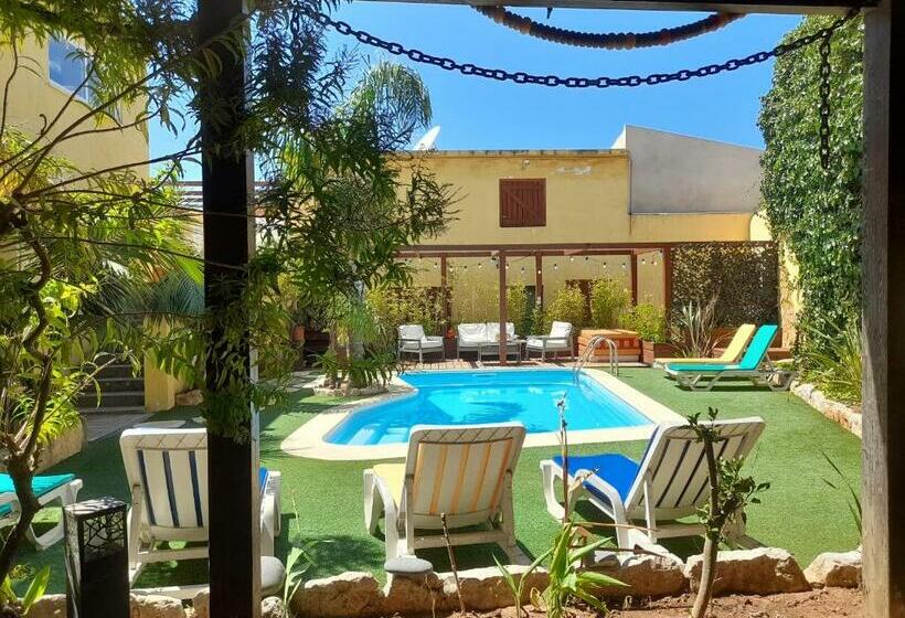 بنسيون Casa Mestre