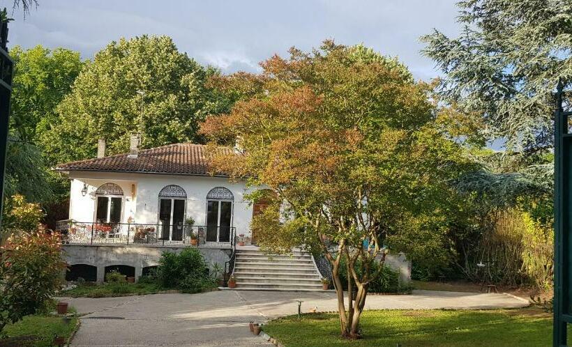 פנסיון La Casanat