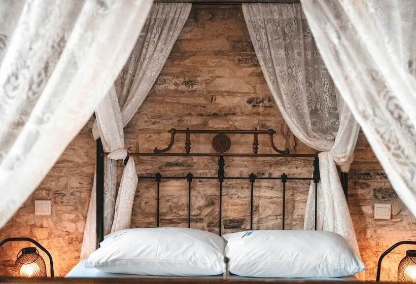 پانسیون Lazaros Stonehouse