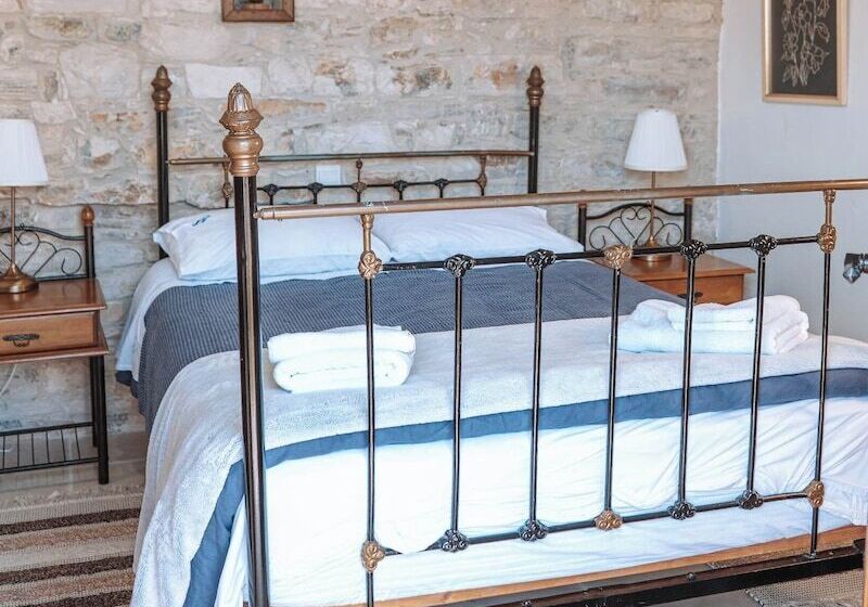 پانسیون Lazaros Stonehouse