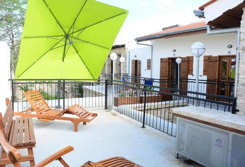 پانسیون Lazaros Stonehouse