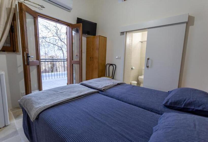 پانسیون Lazaros Stonehouse