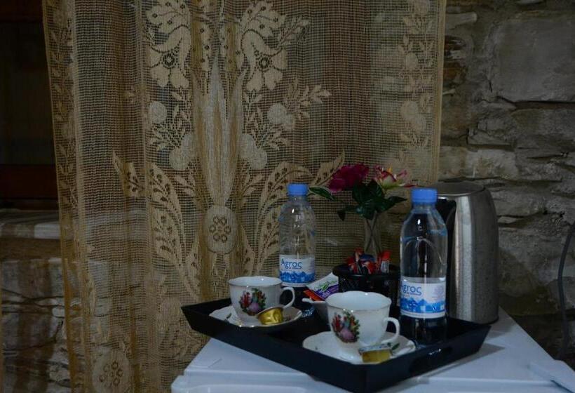 پانسیون Lazaros Stonehouse