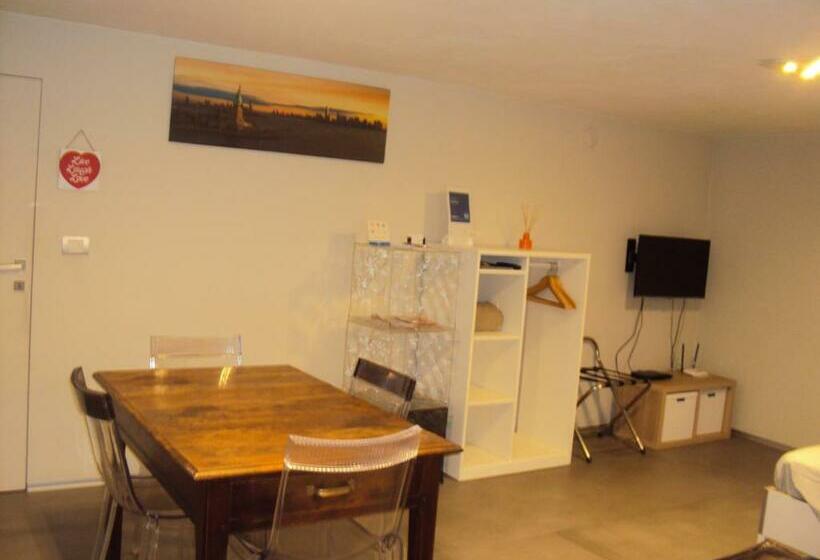 膳宿费 Springs Loft