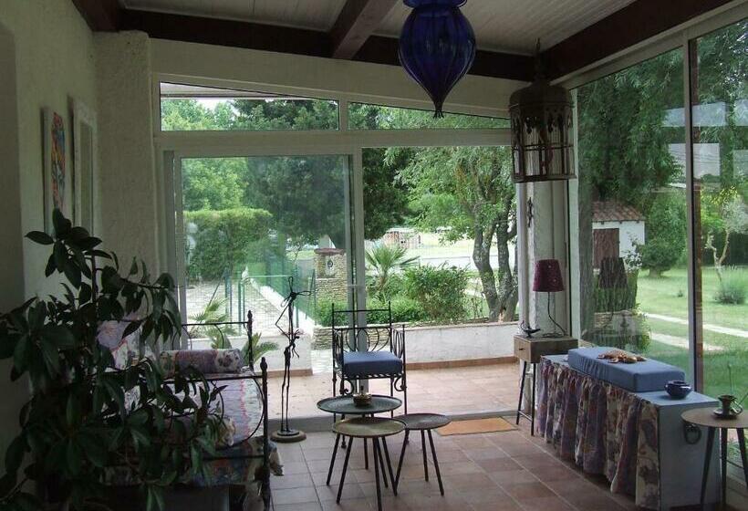 민박 Domaine De La Cooloeuvre