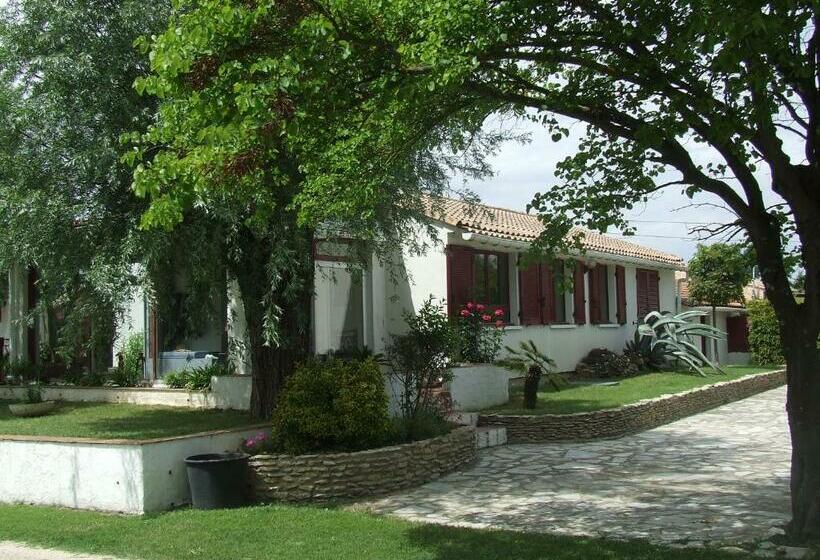 민박 Domaine De La Cooloeuvre