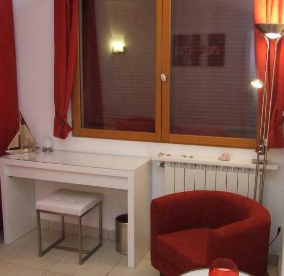 민박 Domaine De La Cooloeuvre