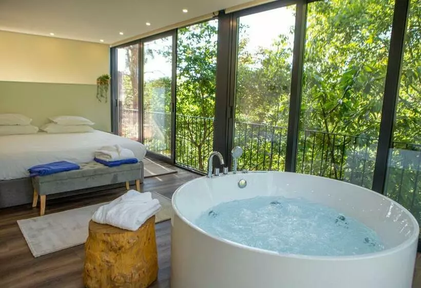 Hotelli Peso Village